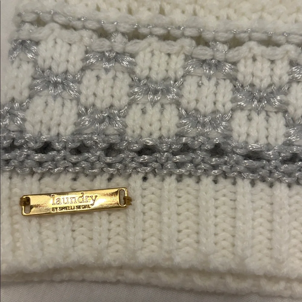 Laundry By Shelli Segal White and Silver fair isle Knit infinity neck Scarf NWT - Picture 3 of 11